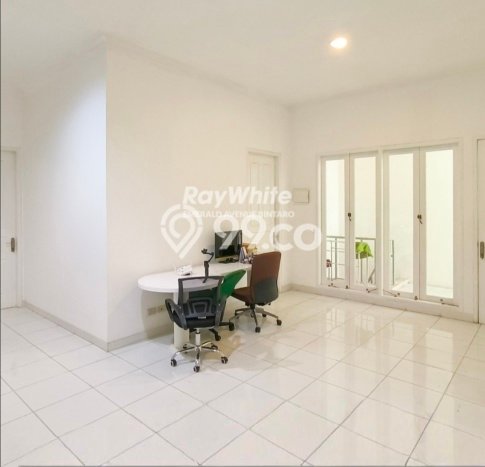 Dijual Rumah Premium dengan Fasilitas Sekitar Lengkap di Kebon Jeruk, Jakarta Barat Dijual Rumah Premium dengan Fasilitas Sekitar Lengkap di Kebon Jeruk, Jakarta Barat