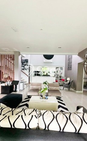 Rumah Mewah LB 250m2 Siap Pakai Desain Elegan di Bintaro, Tangerang Selatan Rumah Mewah LB 250m2 Siap Pakai Desain Elegan di Bintaro, Tangerang Selatan