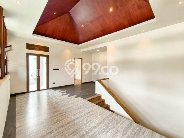Hunian Elit LB 250m2 Siap Huni Desain Elegan di Bintaro, Tangerang Selatan Hunian Elit LB 250m2 Siap Huni Desain Elegan di Bintaro, Tangerang Selatan