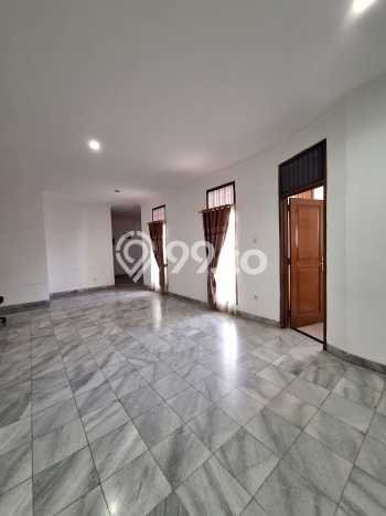 Jual Segera Rumah 7 KT 4 KM di Bintaro, Tangerang Selatan Jual Segera Rumah 7 KT 4 KM di Bintaro, Tangerang Selatan