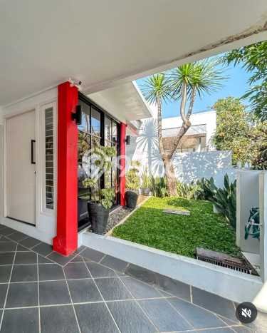 Rumah Modern 2 KT di Bintaro Tangerang Selatan Semi Furnished Rumah Modern 2 KT di Bintaro Tangerang Selatan Semi Furnished