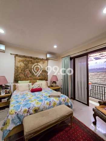 Rumah Mewah LB 250m2 Siap Pakai Desain Elegan di Bintaro, Jakarta Selatan Rumah Mewah LB 250m2 Siap Pakai Desain Elegan di Bintaro, Jakarta Selatan