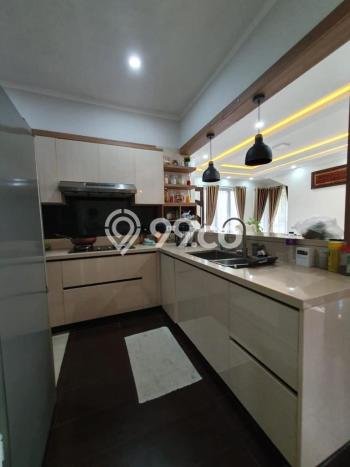 Jual Rumah Luas Elegan Dengan View Cantik di Bintaro, Tangerang Selatan Jual Rumah Luas Elegan Dengan View Cantik di Bintaro, Tangerang Selatan