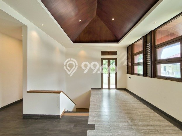 Hunian Elit LB 250m2 Siap Huni Desain Elegan di Bintaro, Tangerang Selatan Hunian Elit LB 250m2 Siap Huni Desain Elegan di Bintaro, Tangerang Selatan