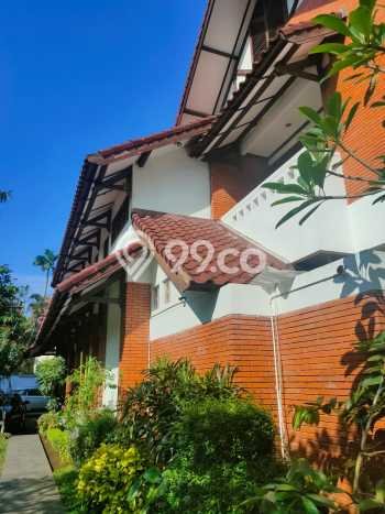 Rumah Mewah LB 630m2 Siap Huni Desain Elegan di Pondok Indah, Jakarta Selatan Rumah Mewah LB 630m2 Siap Huni Desain Elegan di Pondok Indah, Jakarta Selatan
