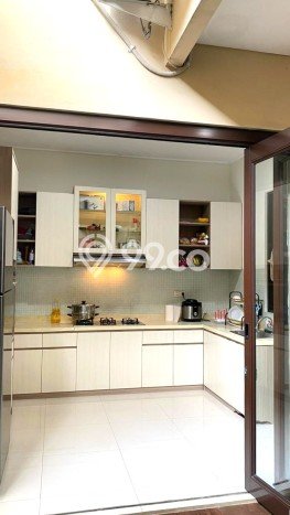 Ready to Use! Luxury House LT 144m2 Desain Elegan di Harapan Indah Ready to Use! Luxury House LT 144m2 Desain Elegan di Harapan Indah