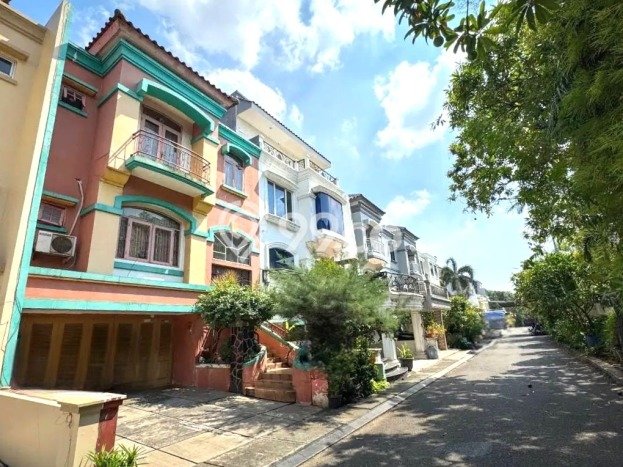 Rumah Mewah LB 240m2 Siap Huni Desain Elegan di Sunter, Jakarta Utara Rumah Mewah LB 240m2 Siap Huni Desain Elegan di Sunter, Jakarta Utara