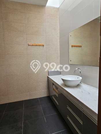 Ready to Use! Luxury House LT 221m2 Desain Elegan di Pondok Pinang Ready to Use! Luxury House LT 221m2 Desain Elegan di Pondok Pinang