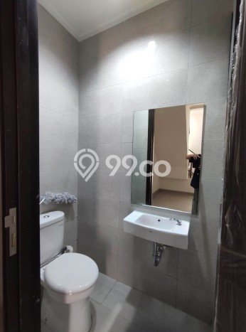 Dijual Hunian Rumah Terawat 2 KT di Pantai Indah Kapuk 2, Jakarta Utara Dijual Hunian Rumah Terawat 2 KT di Pantai Indah Kapuk 2, Jakarta Utara
