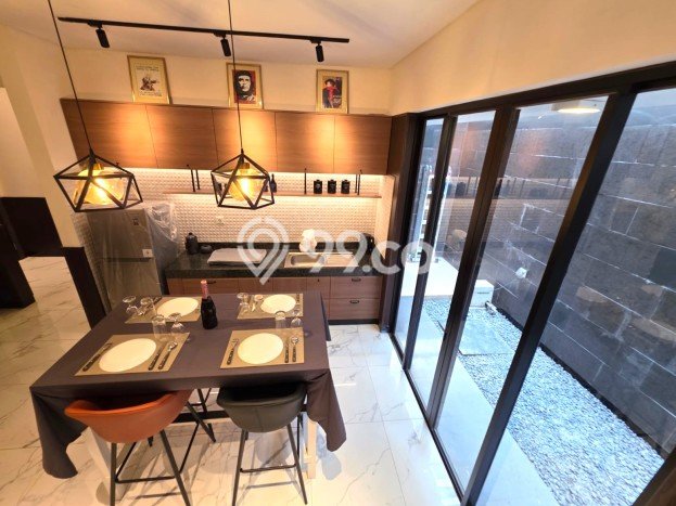 Disewakan! Rumah 3 Kamar Tidur &
4 Kamar Mandi di Jakarta Garden City, Jakarta Timur Disewakan! Rumah 3 Kamar Tidur &
4 Kamar Mandi di Jakarta Garden City, Jakarta Timur