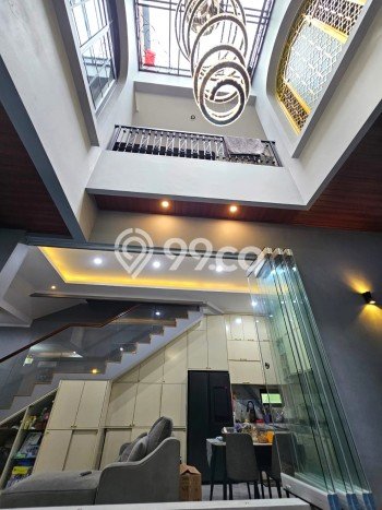 Rumah Luxury Modern Tanpa Renovasi di Harapan Indah Bekasi Rumah Luxury Modern Tanpa Renovasi di Harapan Indah Bekasi