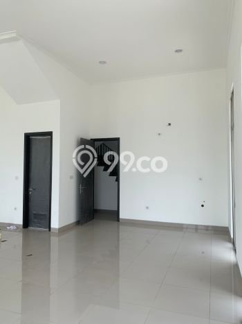 Disewakan! Rumah 4 Kamar Tidur &
4 Kamar Mandi di Pantai Indah Kapuk 2, Jakarta Utara Disewakan! Rumah 4 Kamar Tidur &
4 Kamar Mandi di Pantai Indah Kapuk 2, Jakarta Utara