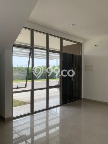 Disewakan! Rumah 4 Kamar Tidur &
4 Kamar Mandi di Pantai Indah Kapuk 2, Jakarta Utara Disewakan! Rumah 4 Kamar Tidur &
4 Kamar Mandi di Pantai Indah Kapuk 2, Jakarta Utara