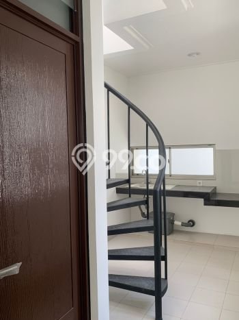 Disewakan! Rumah 4 Kamar Tidur &
4 Kamar Mandi di Pantai Indah Kapuk 2, Jakarta Utara Disewakan! Rumah 4 Kamar Tidur &
4 Kamar Mandi di Pantai Indah Kapuk 2, Jakarta Utara