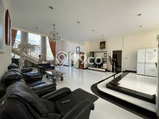 For Sale! Premium House LT 459m2 Desain Elegan di Pantai Indah Kapuk For Sale! Premium House LT 459m2 Desain Elegan di Pantai Indah Kapuk