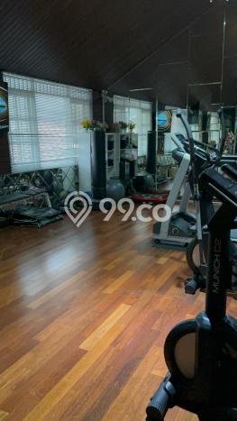 Siap Huni Rumah Mewah 5 Kamar di Kebayoran Lama Dekat ke Mana Pun Siap Huni Rumah Mewah 5 Kamar di Kebayoran Lama Dekat ke Mana Pun