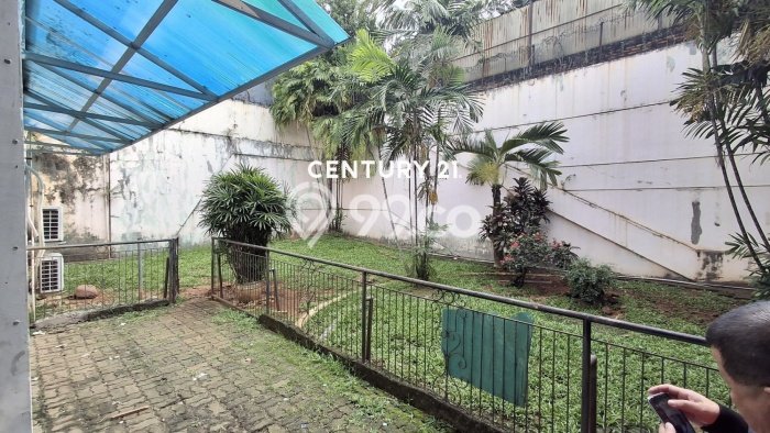 Rumah Eksklusif Dijual LT 891m2 di Kebayoran Lama, Jakarta Selatan Rumah Eksklusif Dijual LT 891m2 di Kebayoran Lama, Jakarta Selatan