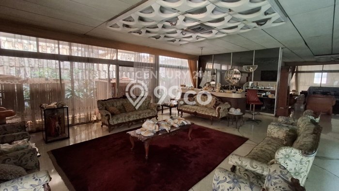 Rumah Eksklusif Dijual LT 891m2 di Kebayoran Lama, Jakarta Selatan Rumah Eksklusif Dijual LT 891m2 di Kebayoran Lama, Jakarta Selatan