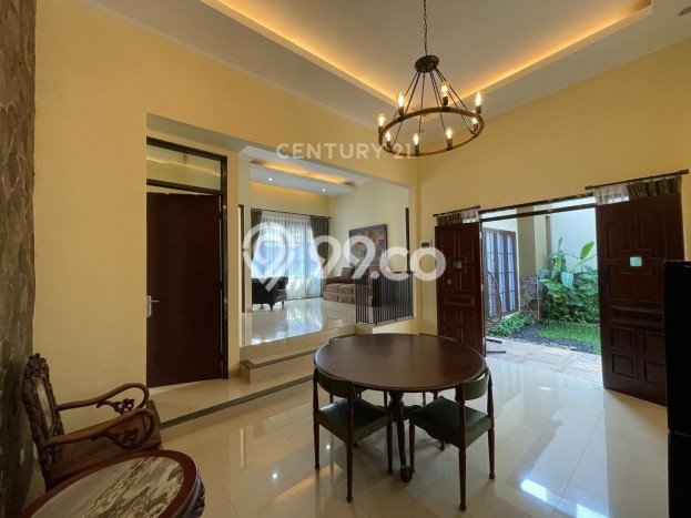 Rumah Mewah LB 180m2 Siap Huni Desain Elegan di Bintaro, Tangerang Selatan Rumah Mewah LB 180m2 Siap Huni Desain Elegan di Bintaro, Tangerang Selatan