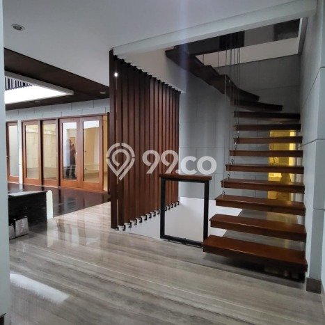 Rumah Elit LB 700m2 Siap Huni Desain Elegan di Bintaro, Tangerang Selatan Rumah Elit LB 700m2 Siap Huni Desain Elegan di Bintaro, Tangerang Selatan