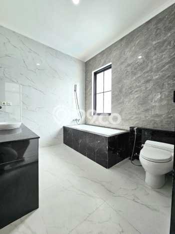 Rumah Elit Modern Siap Huni di Bintaro Tangerang Selatan Rumah Elit Modern Siap Huni di Bintaro Tangerang Selatan