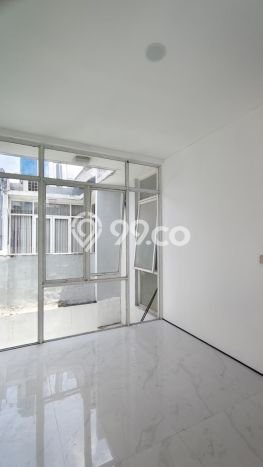 Rumah Elit Modern Tanpa Renovasi di Bintaro Tangerang Selatan Rumah Elit Modern Tanpa Renovasi di Bintaro Tangerang Selatan