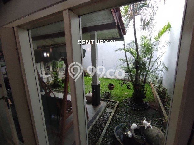 Siap Huni Rumah Mewah 4 Kamar di Kebayoran Lama Dekat ke Mana Pun Siap Huni Rumah Mewah 4 Kamar di Kebayoran Lama Dekat ke Mana Pun