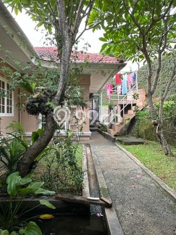 Hunian Eksklusif Siap Huni LT 2120m2 di Ciputat, Tangerang Selatan Hunian Eksklusif Siap Huni LT 2120m2 di Ciputat, Tangerang Selatan