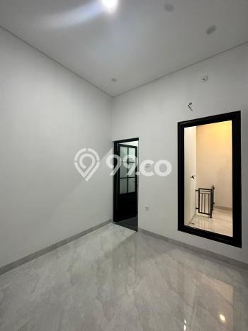 Rumah Luas Asri 4 KT Siap Pakai di Bintaro Tangerang Selatan Rumah Luas Asri 4 KT Siap Pakai di Bintaro Tangerang Selatan