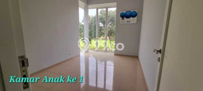 Rumah Modern 5 KT LT 300m2 di Suvarna Sutera Rumah Modern 5 KT LT 300m2 di Suvarna Sutera