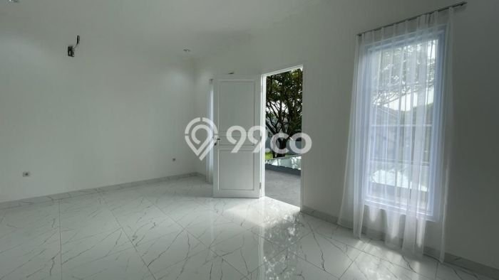Rumah Elit Modern Siap Huni di Suvarna Sutera Tangerang Rumah Elit Modern Siap Huni di Suvarna Sutera Tangerang