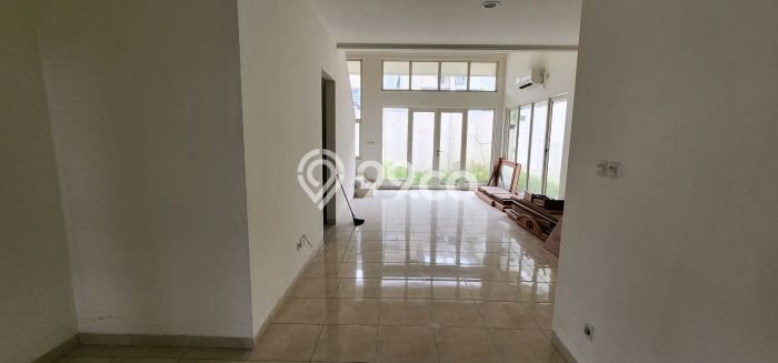 For Sale Hunian Rumah Terawat 4 KT di Suvarna Sutera, Tangerang For Sale Hunian Rumah Terawat 4 KT di Suvarna Sutera, Tangerang