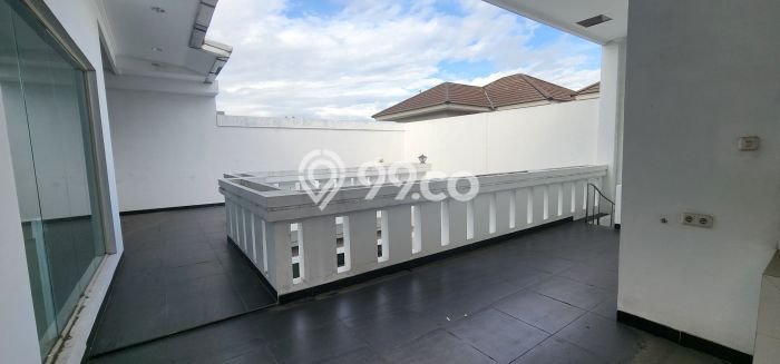 Rumah Elit LB 203m2 Siap Huni Desain Elegan di Suvarna Sutera, Tangerang Rumah Elit LB 203m2 Siap Huni Desain Elegan di Suvarna Sutera, Tangerang