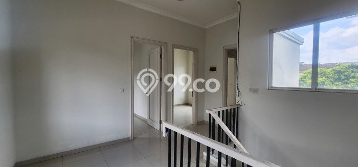 Hunian Strategis 4 KT LB 115m2 Kondisi Bagus di Suvarna Sutera Hunian Strategis 4 KT LB 115m2 Kondisi Bagus di Suvarna Sutera