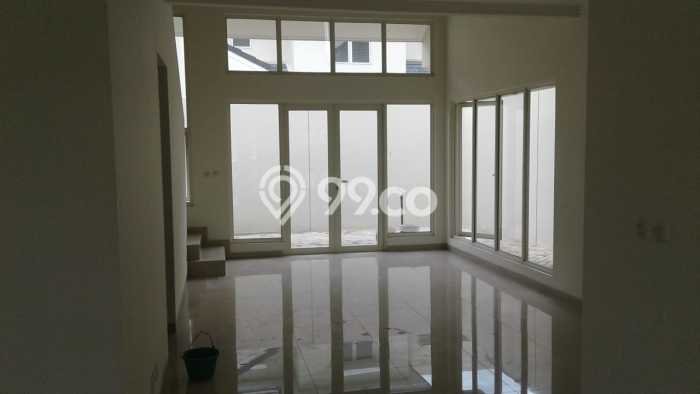 Rumah Modern 4 KT di Suvarna Sutera Tangerang Rumah Modern 4 KT di Suvarna Sutera Tangerang