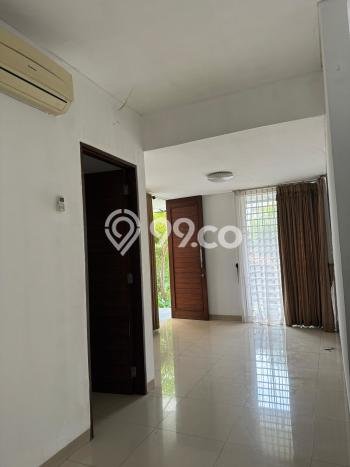 Rumah Mewah LB 300m2 Siap Huni Desain Elegan di Joglo, Jakarta Barat Rumah Mewah LB 300m2 Siap Huni Desain Elegan di Joglo, Jakarta Barat