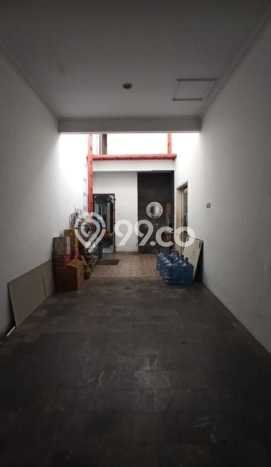Rumah Luxury Modern Tanpa Renovasi di Cawang Jakarta Timur Rumah Luxury Modern Tanpa Renovasi di Cawang Jakarta Timur