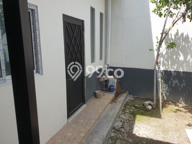 Rumah Modern Minimalis 3 Kamar Bisa Langsung Pindah di Taman Rumah Modern Minimalis 3 Kamar Bisa Langsung Pindah di Taman