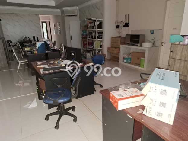 Rumah sewa siap pakai 5 Kamar Tidur di Darmo permai, Surabaya Rumah sewa siap pakai 5 Kamar Tidur di Darmo permai, Surabaya