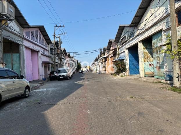 Gudang Lokasi Strategis Kawasan Gedangan, Luas 330m2m², Disewakan, Area Komersial Gudang Lokasi Strategis Kawasan Gedangan, Luas 330m2m², Disewakan, Area Komersial