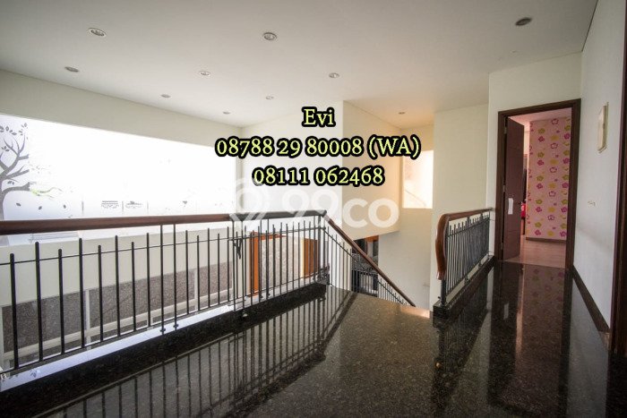 Ready to Use! Luxury House LT 298m2 Desain Elegan di Pondok Indah Ready to Use! Luxury House LT 298m2 Desain Elegan di Pondok Indah