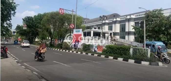 Ruko Dijual di Jakarta Timur LT 540m2 & LB 1912m2 Lokasi Terbaik! Ruko Dijual di Jakarta Timur LT 540m2 & LB 1912m2 Lokasi Terbaik!
