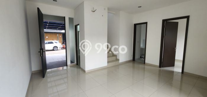 Lokasi strategis! Rumah siap pakai disewakan di Cakung LB 142m2 Lokasi strategis! Rumah siap pakai disewakan di Cakung LB 142m2