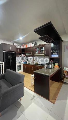 For Sale Rumah 5 Kamar Lokasi Ideal Bagus dan Strategis di Cakung For Sale Rumah 5 Kamar Lokasi Ideal Bagus dan Strategis di Cakung