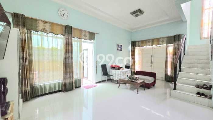 GOOD DEAL! Rumah Strategis area Metland Menteng, Luas 210m2m² LB 258m2m² GOOD DEAL! Rumah Strategis area Metland Menteng, Luas 210m2m² LB 258m2m²