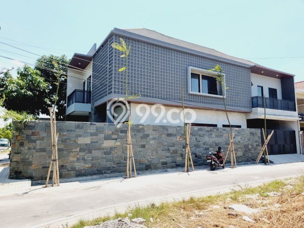 Hunian Eksklusif Siap Huni LT 200m2 di Banjarsari, Solo Hunian Eksklusif Siap Huni LT 200m2 di Banjarsari, Solo