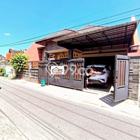 For Sale Rumah 5 Kamar Lokasi Ideal Nyaman dan Strategis di Banyuanyar For Sale Rumah 5 Kamar Lokasi Ideal Nyaman dan Strategis di Banyuanyar