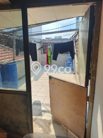 For Sale Rumah 5 Kamar Lokasi Ideal Nyaman dan Strategis di Serengan For Sale Rumah 5 Kamar Lokasi Ideal Nyaman dan Strategis di Serengan