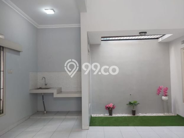 For Sale Rumah 2 Kamar Lokasi Ideal Bagus dan Strategis di Laweyan For Sale Rumah 2 Kamar Lokasi Ideal Bagus dan Strategis di Laweyan