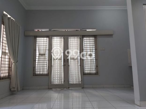 For Sale Rumah 2 Kamar Lokasi Ideal Bagus dan Strategis di Laweyan For Sale Rumah 2 Kamar Lokasi Ideal Bagus dan Strategis di Laweyan